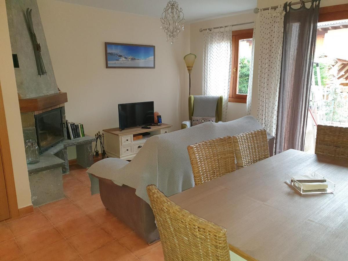 Pico Almanzor Villa Villanúa Eksteriør billede